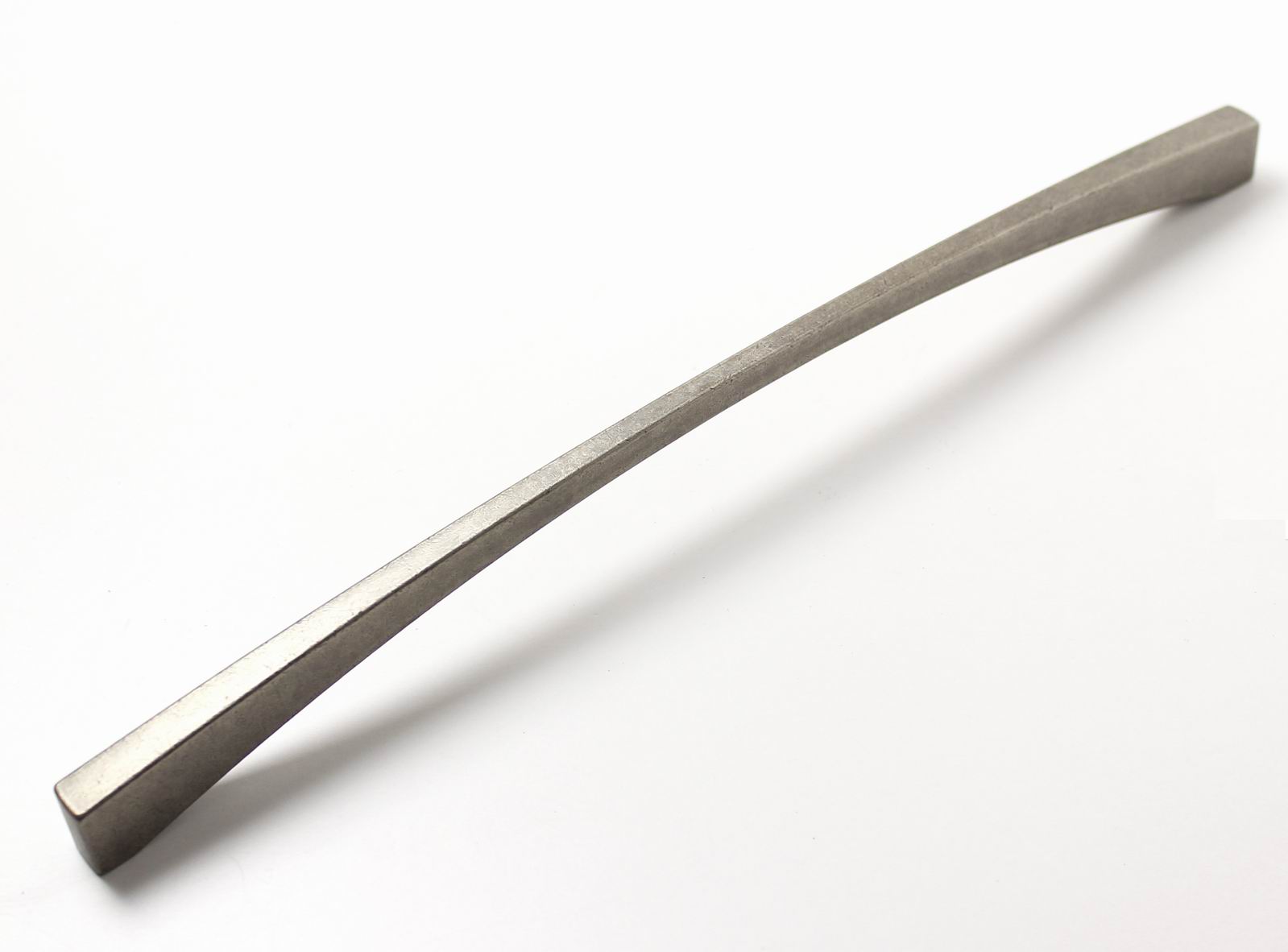 12991 - úchytka 320mm, antik ocel efekt