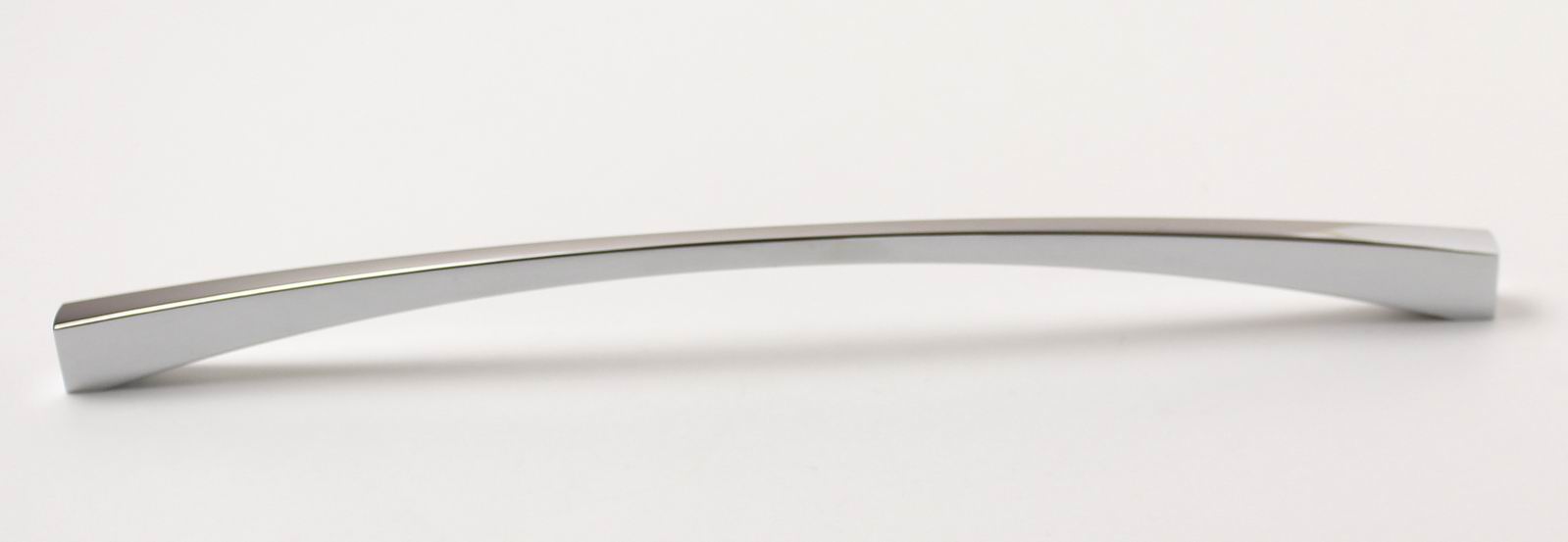 14188 - Úchytka rozteč 320mm chrom lesklý