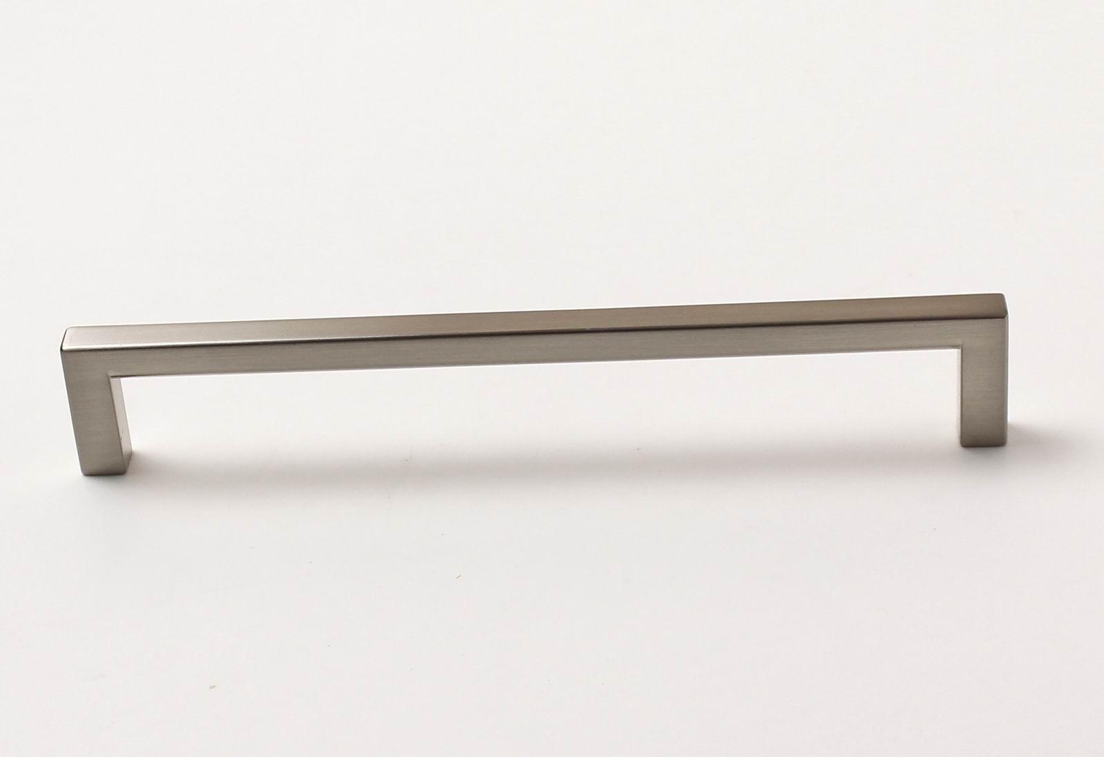 14196 - úchytka rozteč 160mm /broušený nikl