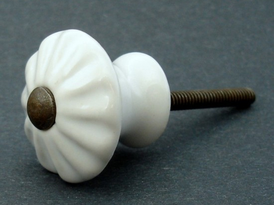 31000 - knopka bílá 30mm, porcelán se šroubem