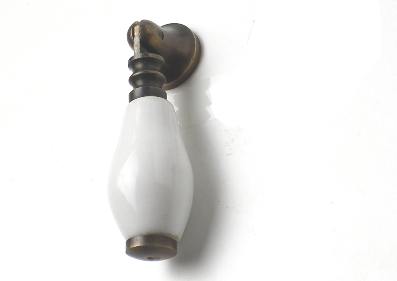 31005 - úchytka visací /bílý patina 45mm porcelán