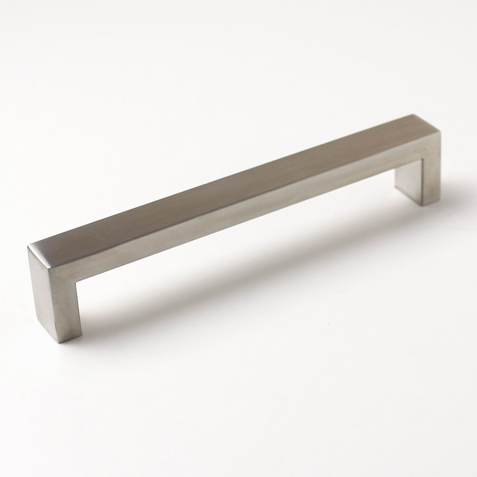 62792 - EMÍLIE 160mm úchytka NEREZ 10x20mm