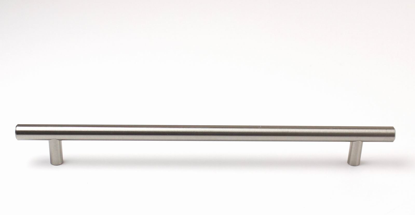 63828 - HRAZDA úchytka 224mm broušený nikl