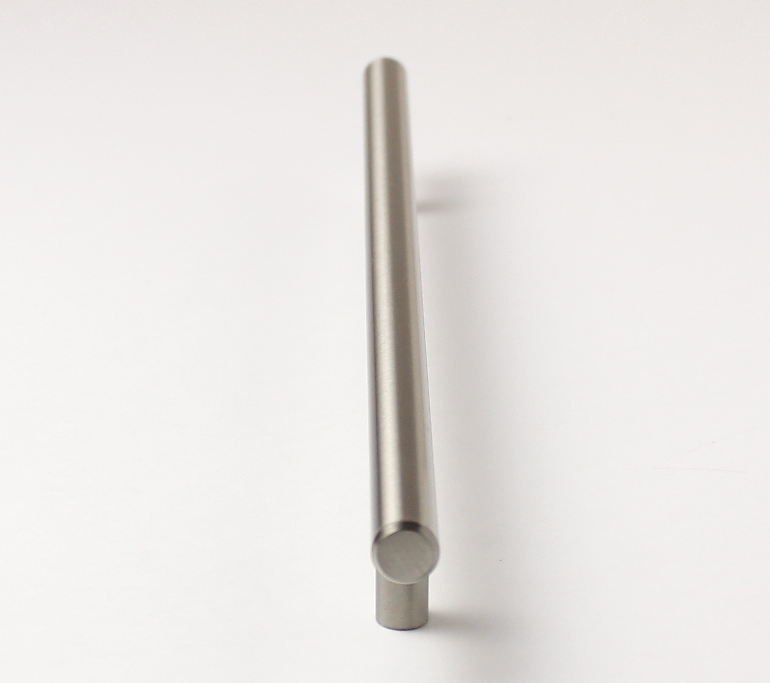 63828 - HRAZDA úchytka 224mm broušený nikl