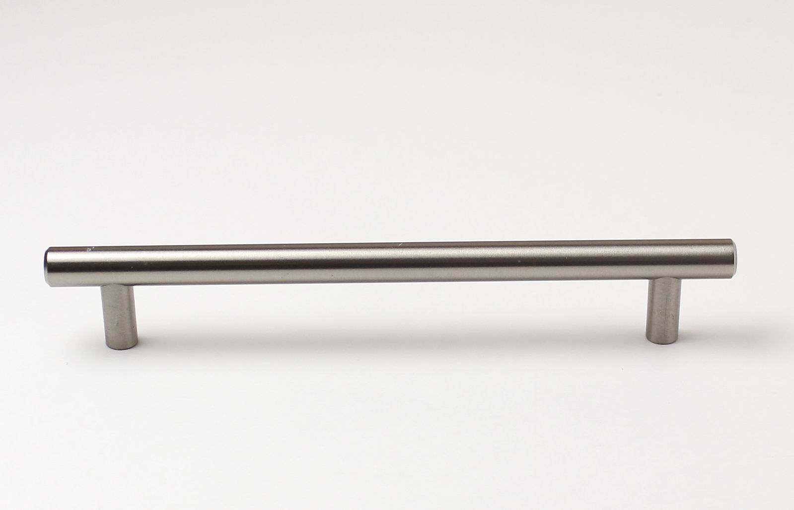 63830 - HRAZDA úchytka 160mm broušený nikl