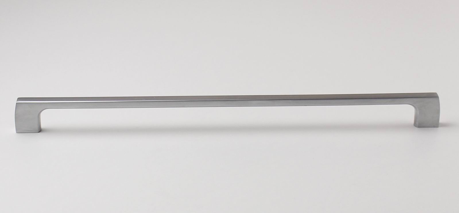 770009 - úchytka rozteč 320mm / Satén chrom