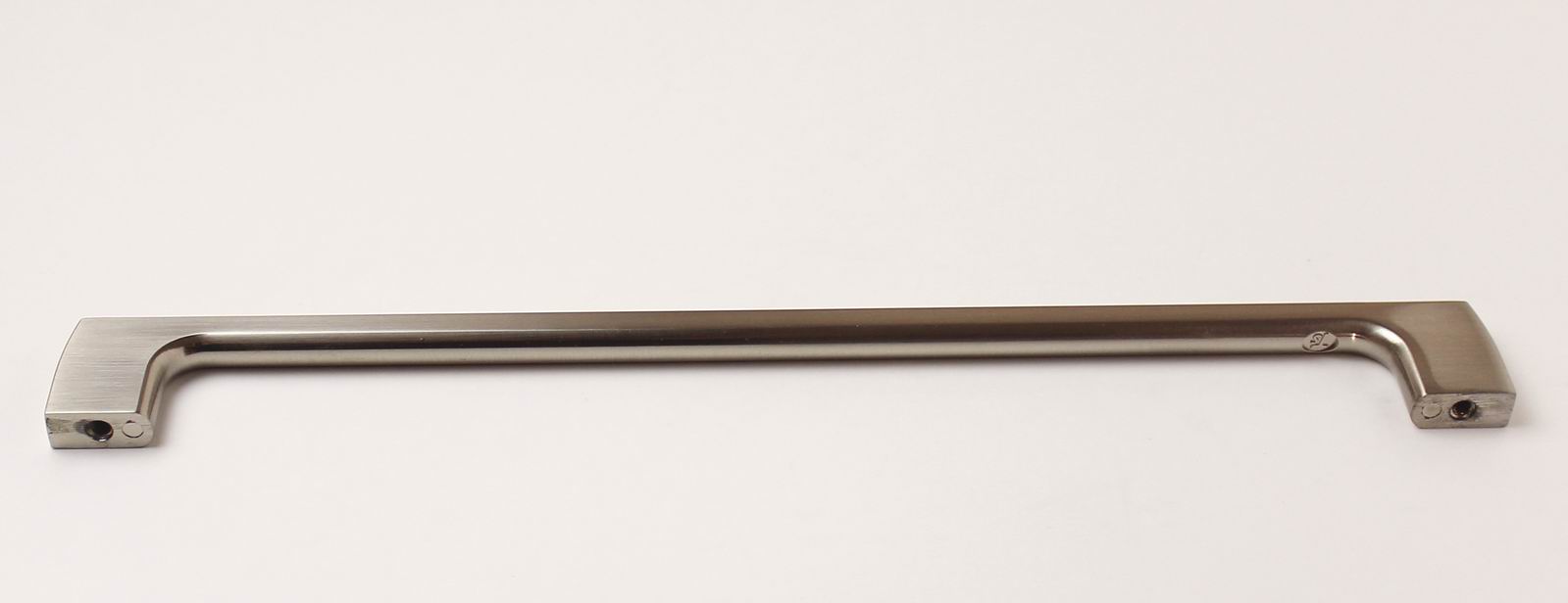 770013 - úchytka rozteč 256mm / Broušený nikl