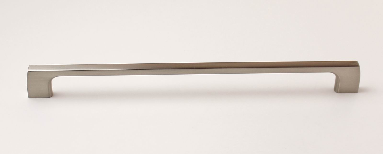 770013 - úchytka rozteč 256mm / Broušený nikl
