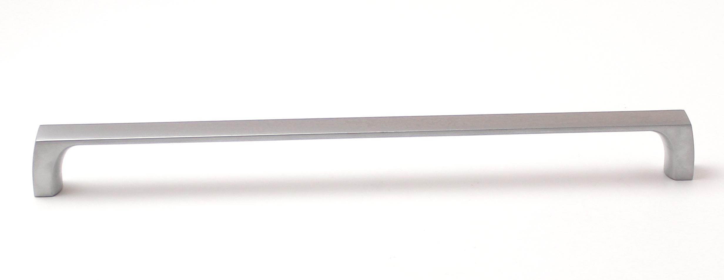 770023 - úchytka rozteč 256mm / Satén chrom