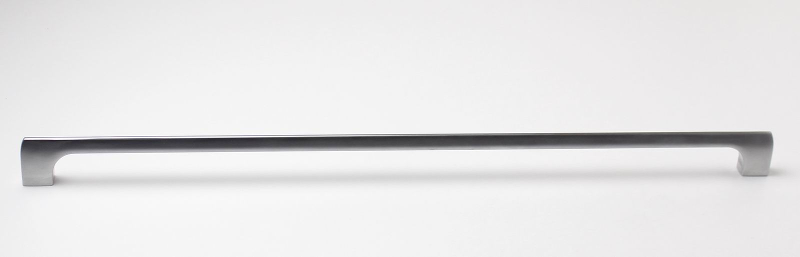 770048  - úchytka rozteč 416mm  / Satén chrom
