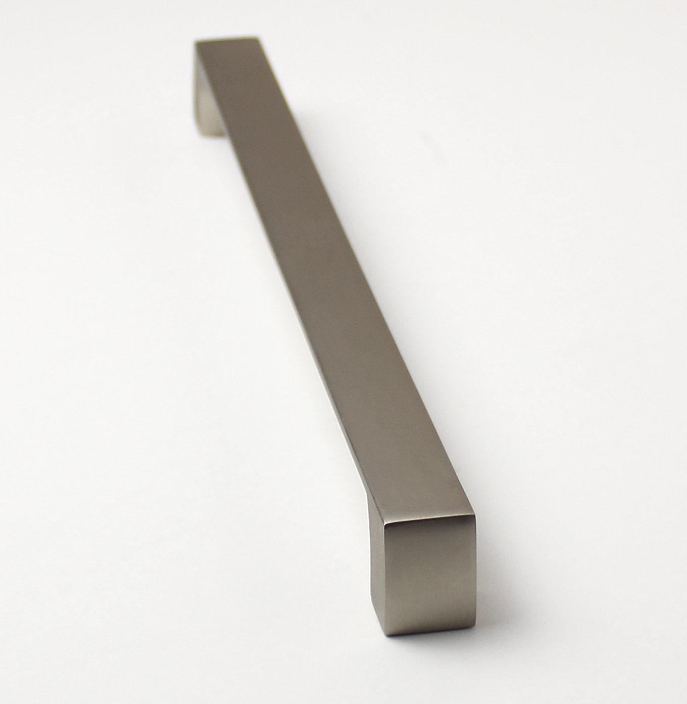 770115  - úchytka rozteč 256mm  / Matný broušený nikl