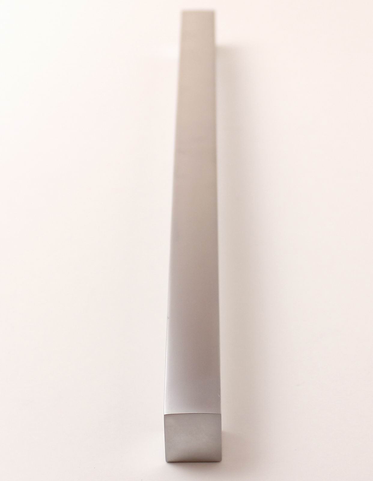 770136 - úchytka rozteč 320mm / Satén chrom