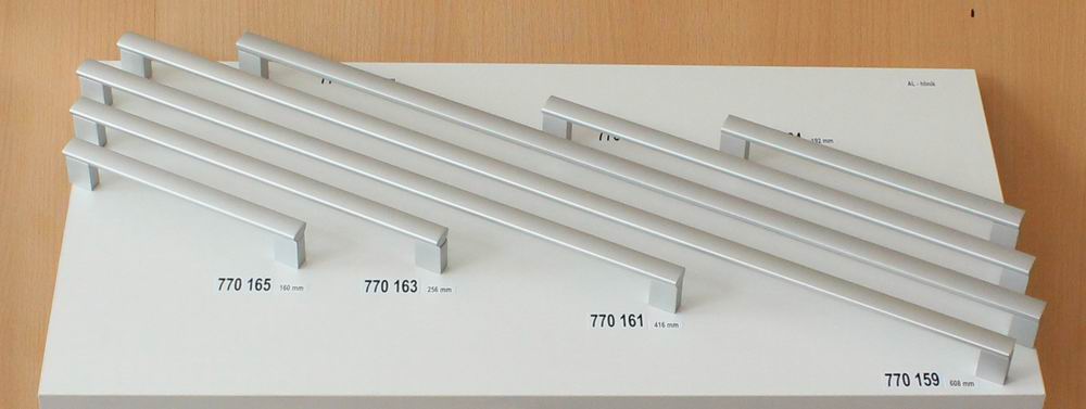 770162 - RUDA úchytka 320mm / hliník AL