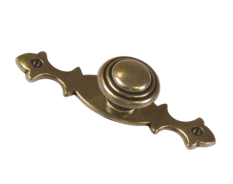 91070 - Knopka 29mm se štítkem 100mm, rustikální, staromosaz