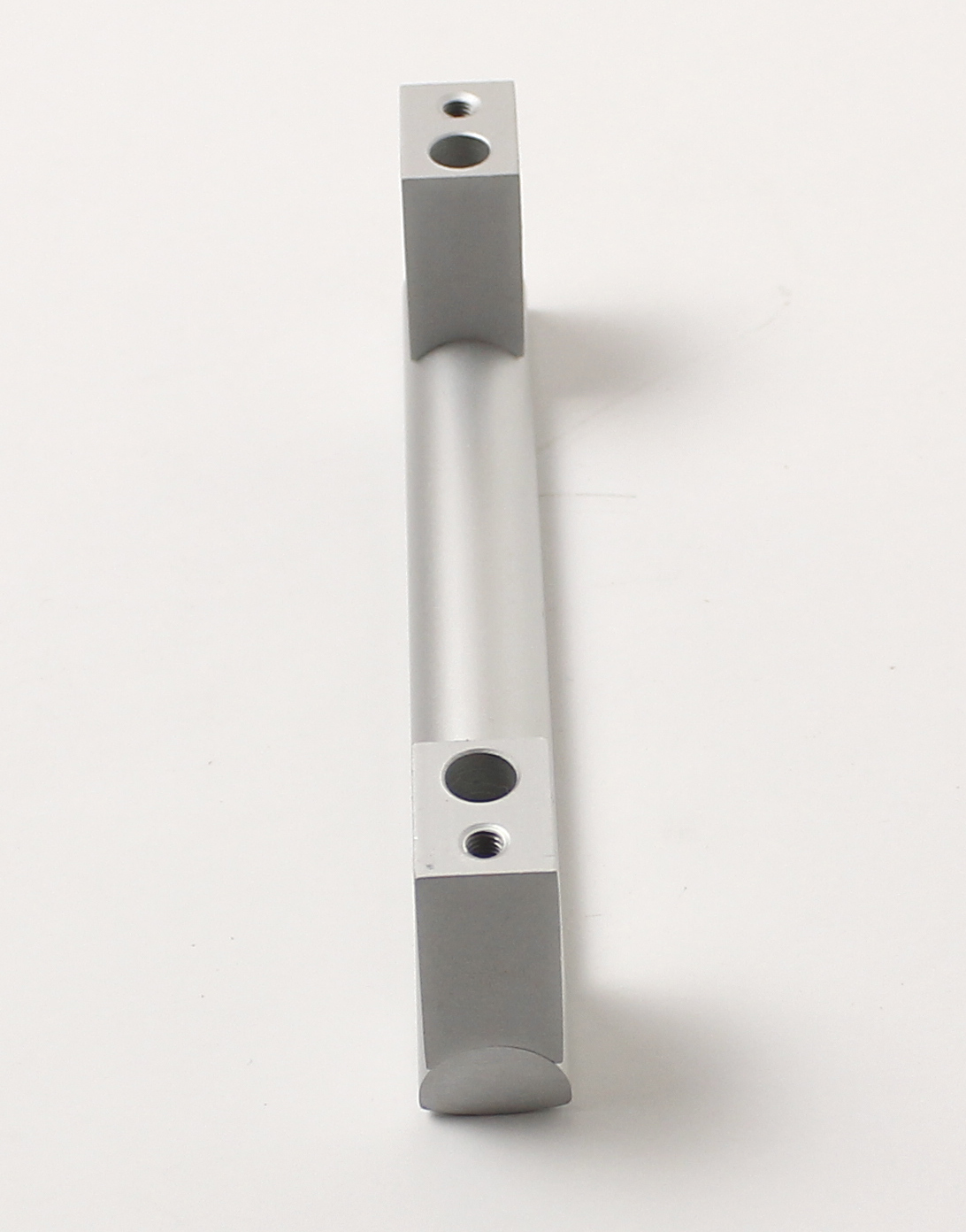 91408 - úchytka 128mm AL