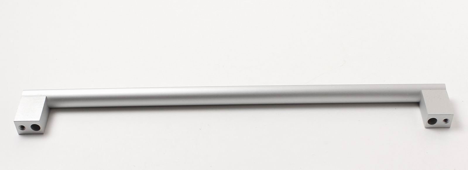 91413- úchytka 320mm AL